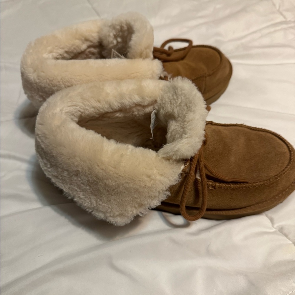 UGG Diara Bootie in Chestnut, US Women’s size 9, Euro size 41